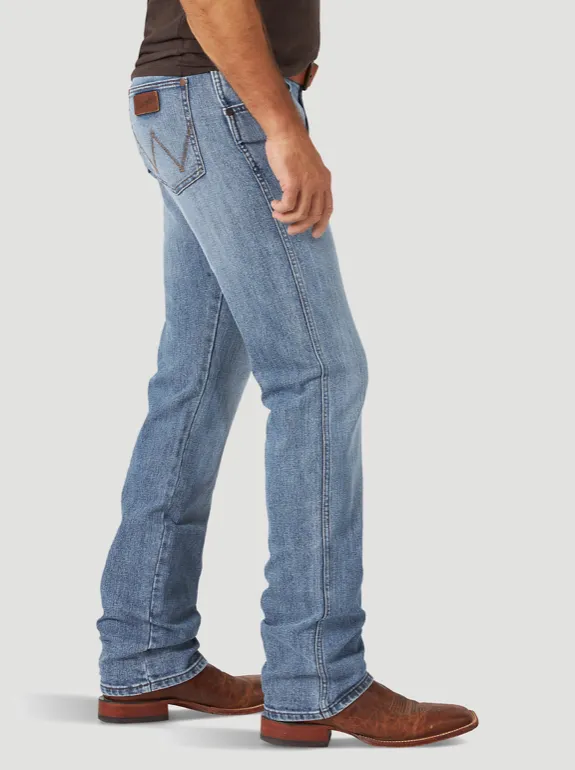88MWZPB - Wrangler Retro® Men's Slim Straight Jean - Placid Blue